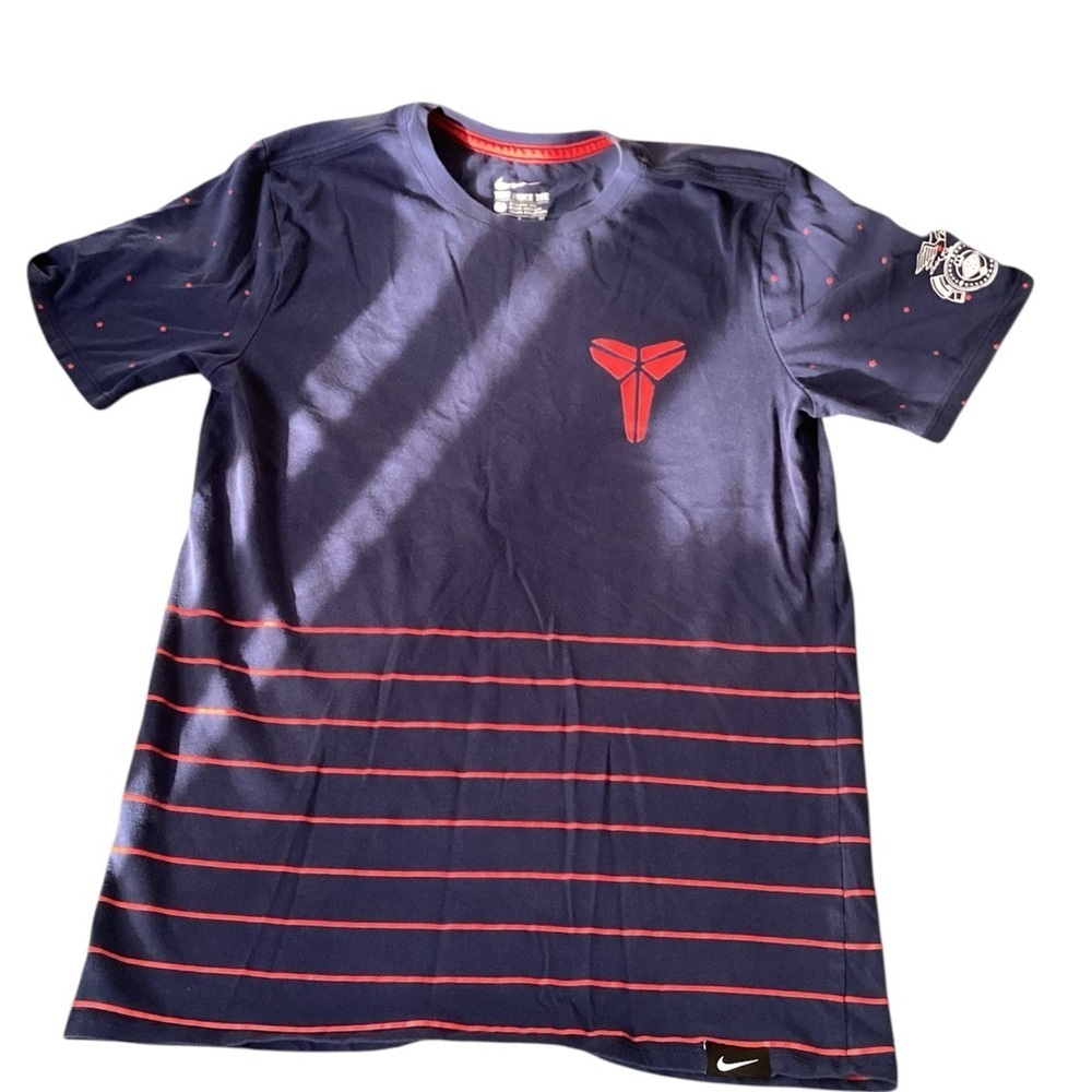 #104 Nike KOBE Olympic USA shirt,red stripes & stars, blue T-shirt size Small